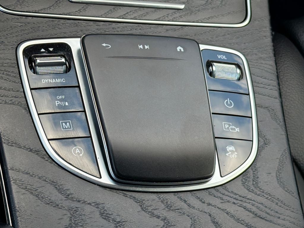 2021 Mercedes-Benz GLC GLC300 - Photo 26