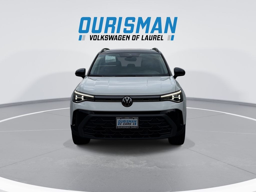 New 2026 Volkswagen Taos 1.5T SE Black SUV