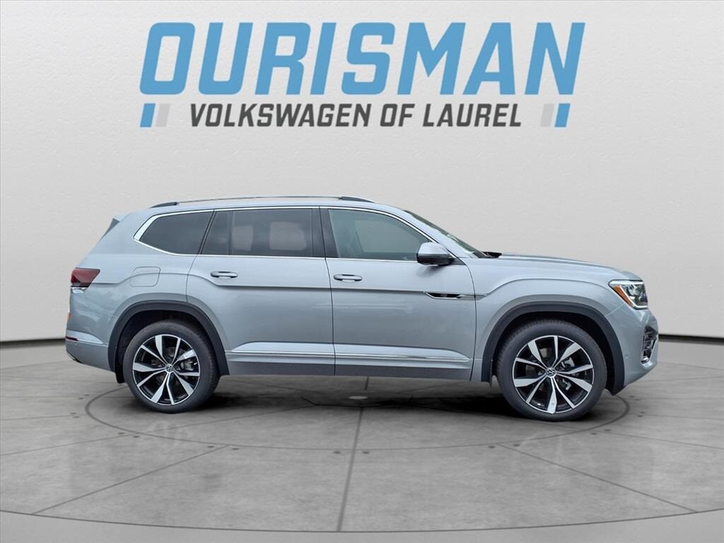 2026 Volkswagen Atlas Cross Sport SEL Premium R-Line photo 2