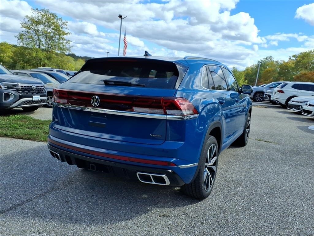 2026 Volkswagen Atlas Cross Sport SEL Premium R-Line photo 3