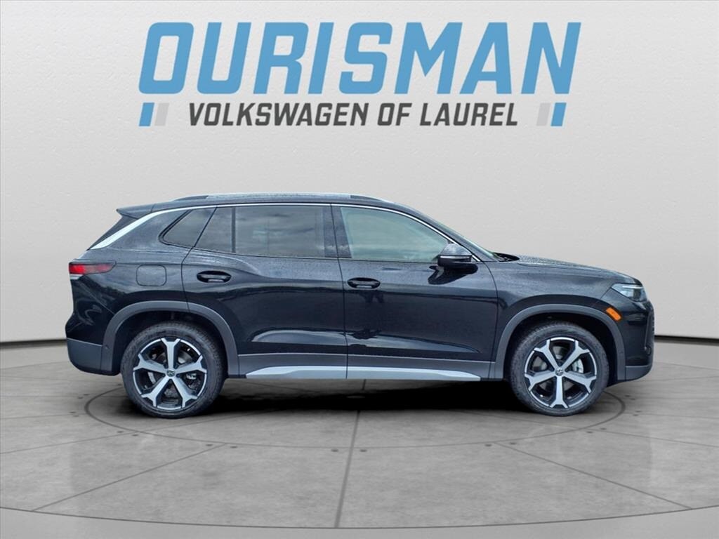 2025 Volkswagen Tiguan SE photo 2