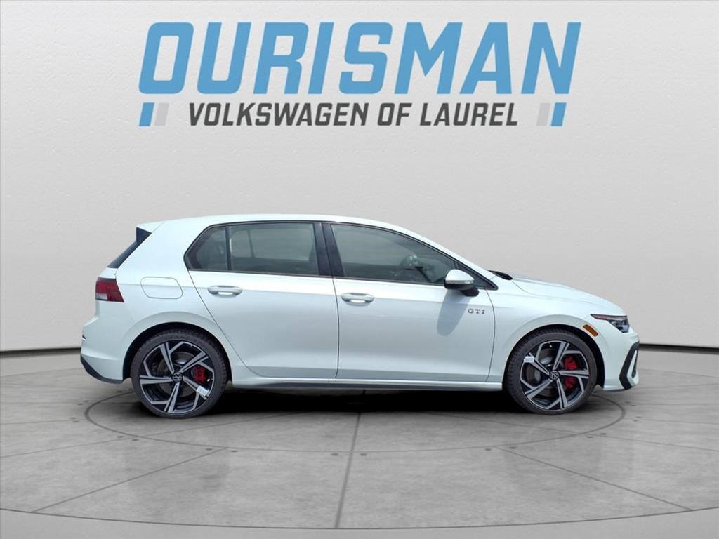 2025 Volkswagen Golf GTI SE photo 2
