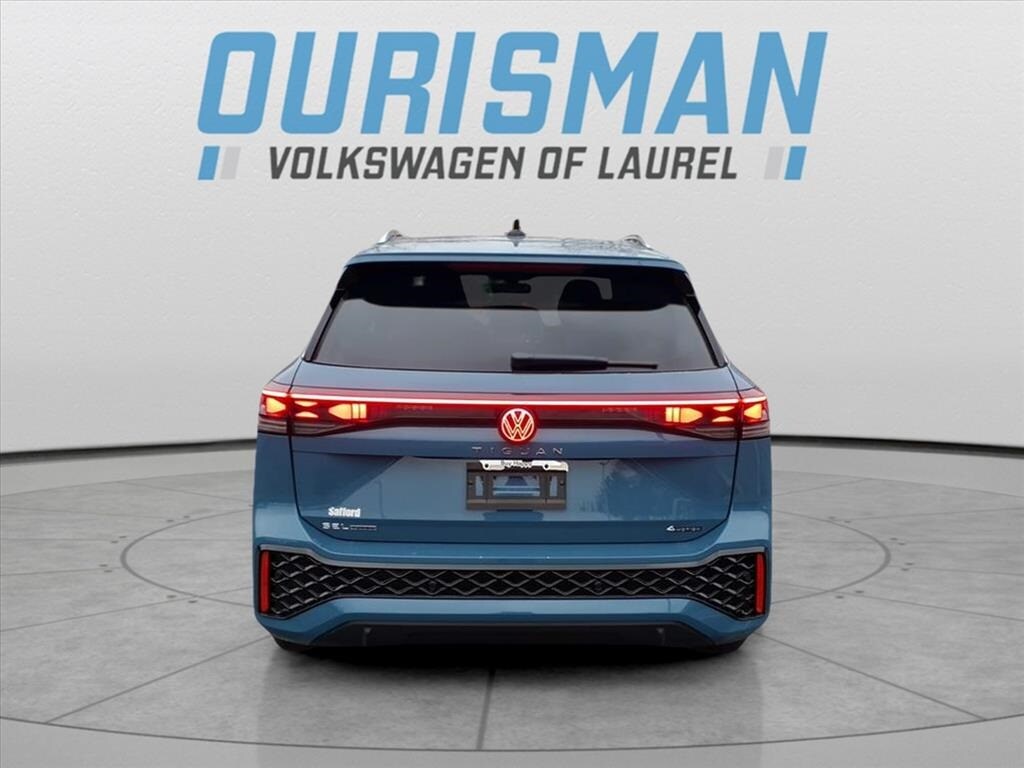 2026 Volkswagen Tiguan SEL R-Line photo 3