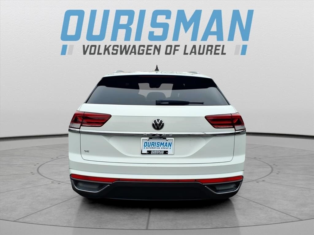 2022 Volkswagen Atlas Cross Sport SE photo 2
