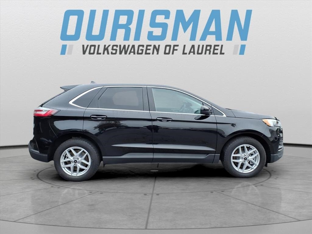 2024 Ford Edge SEL photo 2
