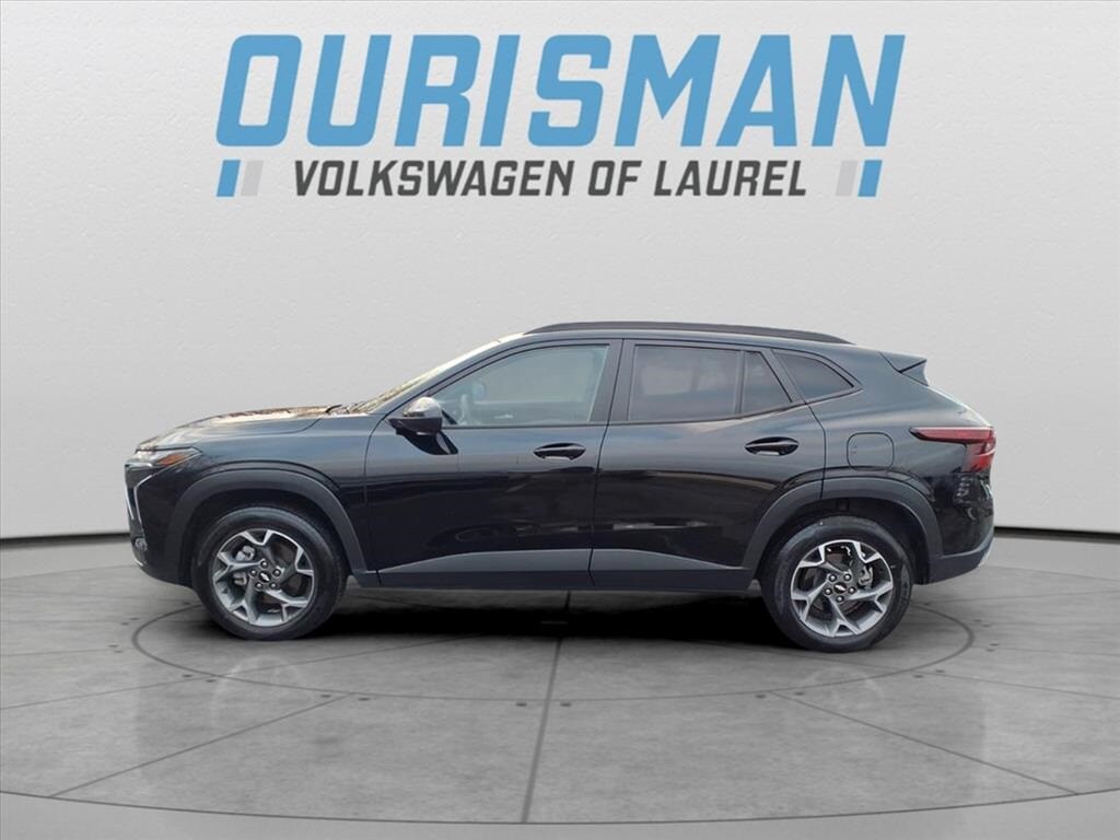 2024 Chevrolet Trax LT photo 4