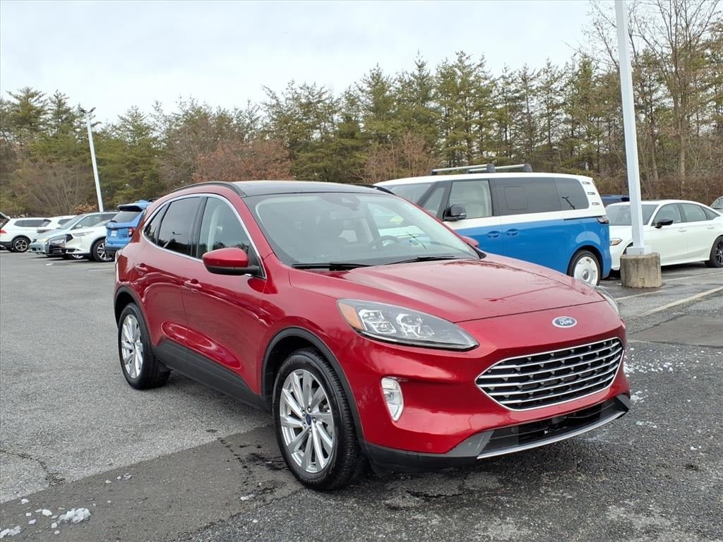 2021 Ford Escape Titanium's photo