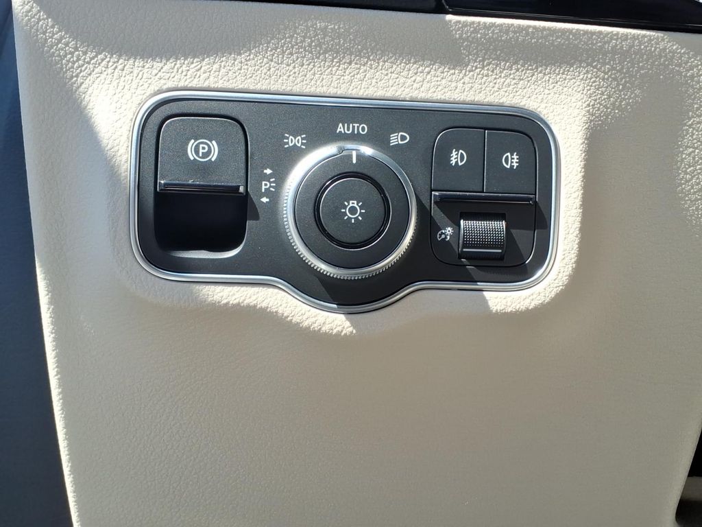 2025 Mercedes-Benz GLA GLA250 - Photo 8