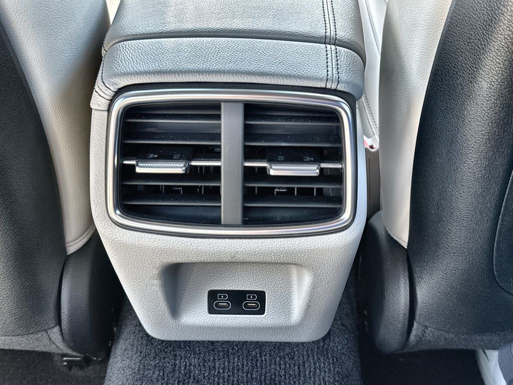 2025 GENESIS G70 Standard - Photo 27