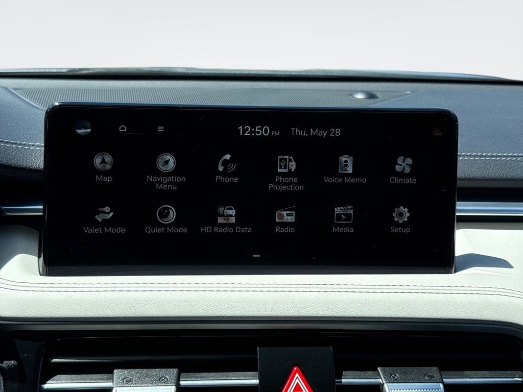 2025 GENESIS G70 Standard - Photo 12