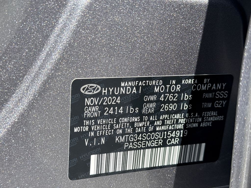 2025 GENESIS G70 Standard - Photo 28