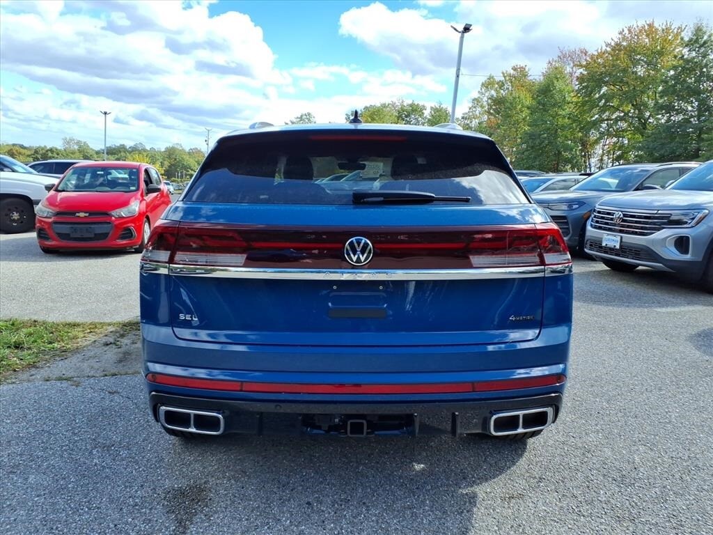 2026 Volkswagen Atlas Cross Sport SEL Premium R-Line photo 4