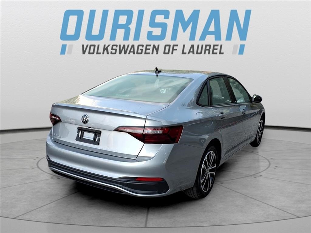 2024 Volkswagen Jetta 1.5T Sport photo 3