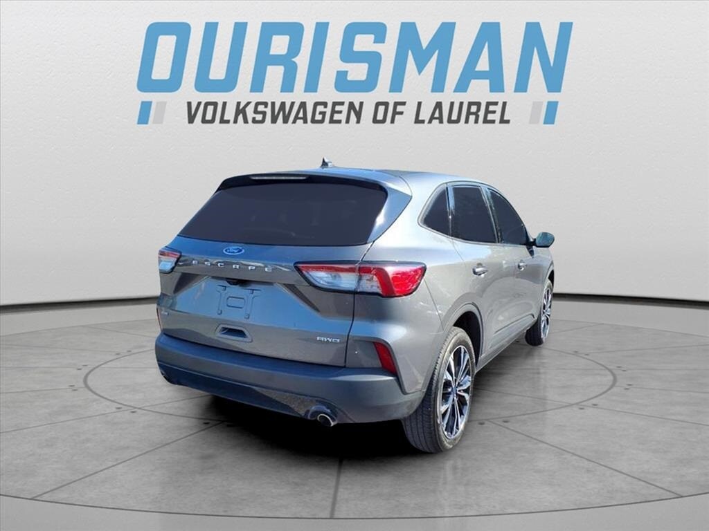 2022 Ford Escape SE photo 3