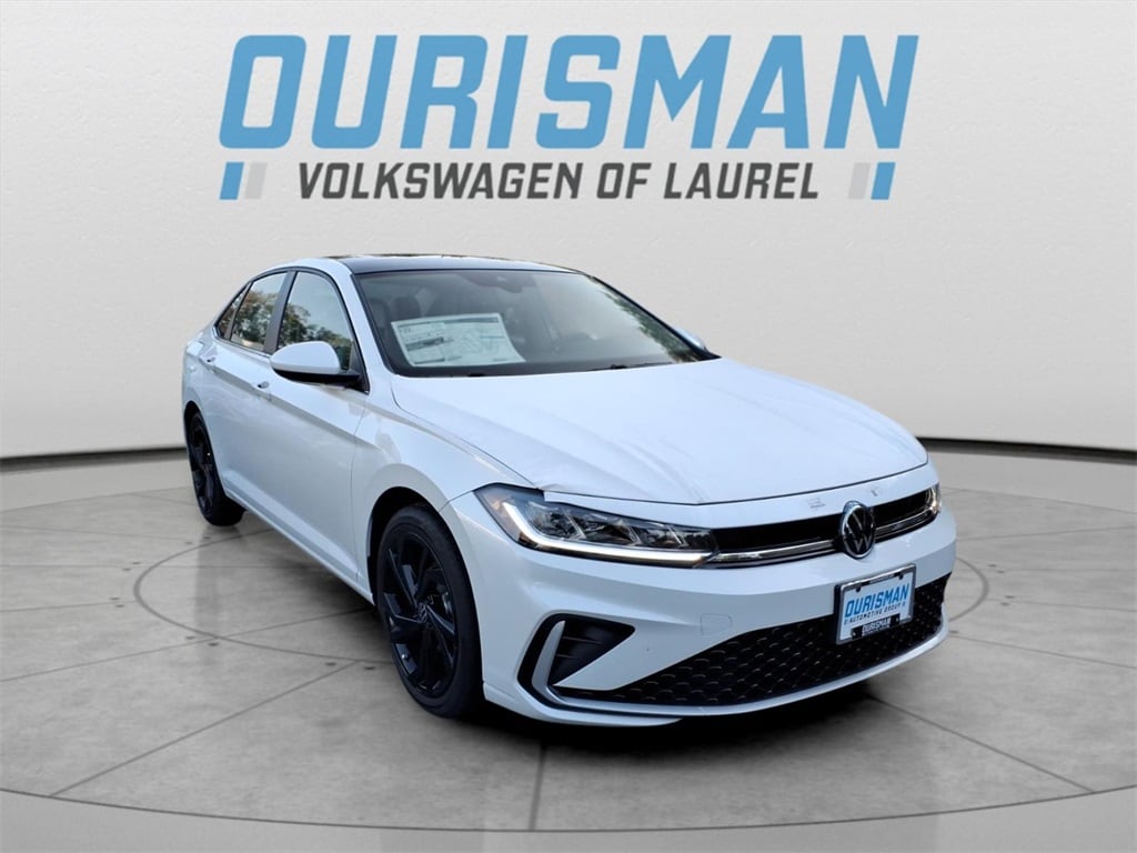 Used 2025 Volkswagen Jetta 1.5T SE Sedan