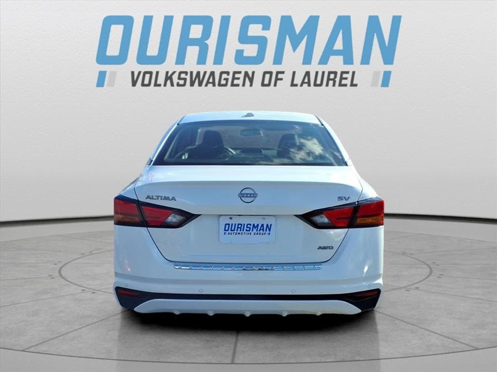 Used 2023 Nissan Altima 2.5 SV Sedan