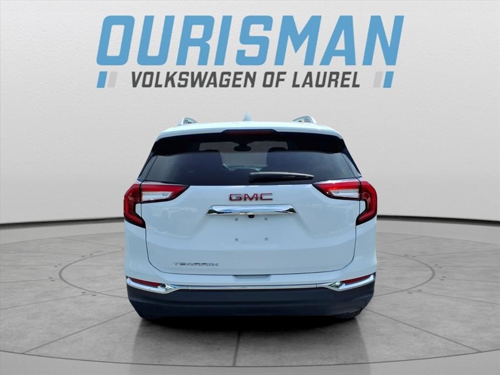 2024 Gmc Terrain SLT photo 2