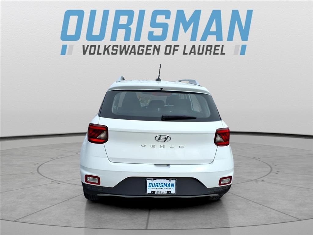 Used 2023 Hyundai Venue SEL SUV