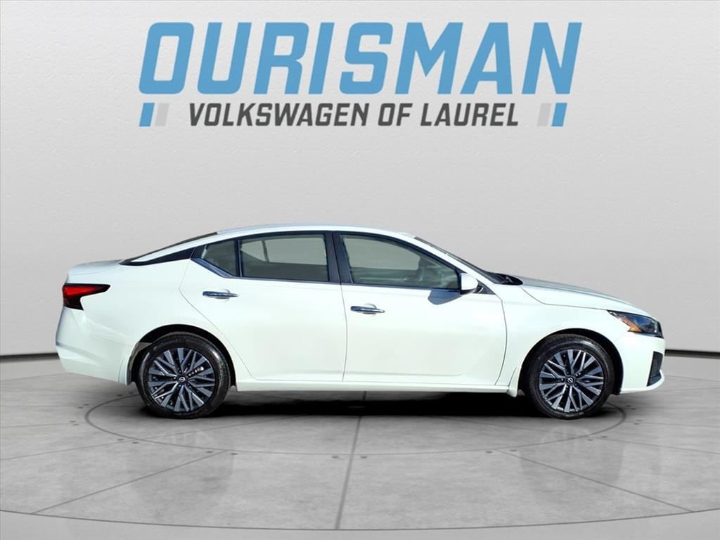 Used 2023 Nissan Altima 2.5 SV Sedan