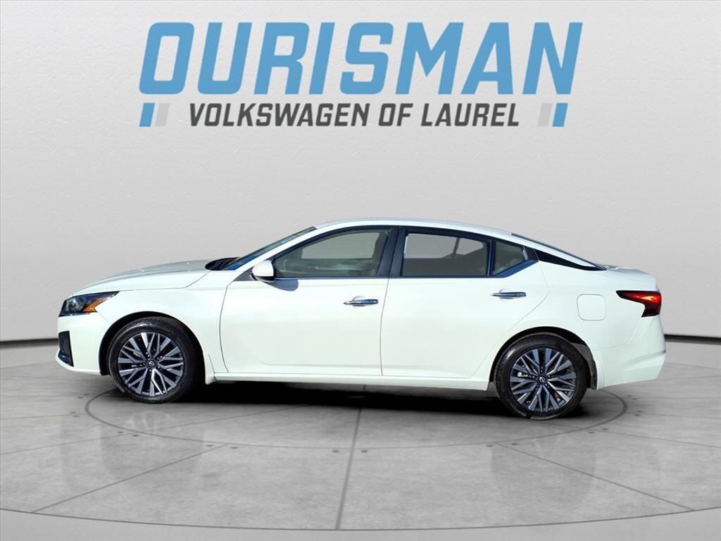 Used 2023 Nissan Altima 2.5 SV Sedan