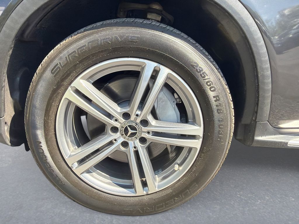 2021 Mercedes-Benz GLC GLC300 - Photo 19