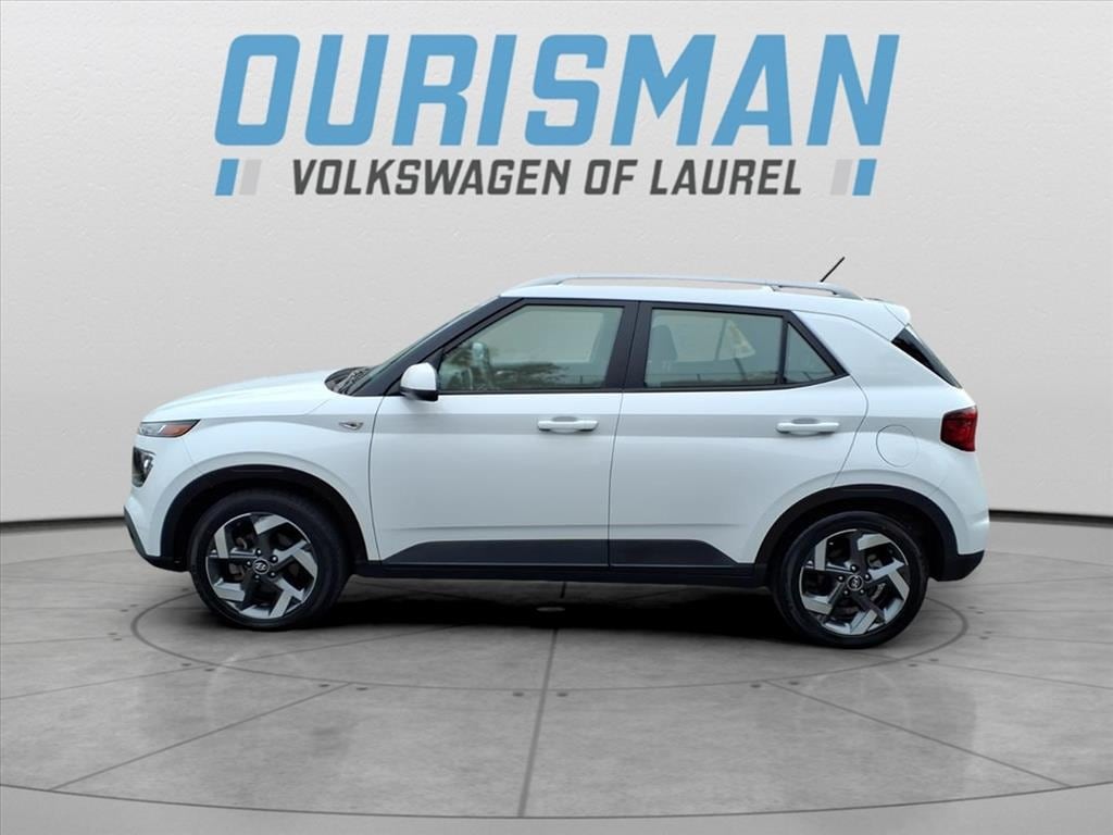 Used 2023 Hyundai Venue SEL SUV