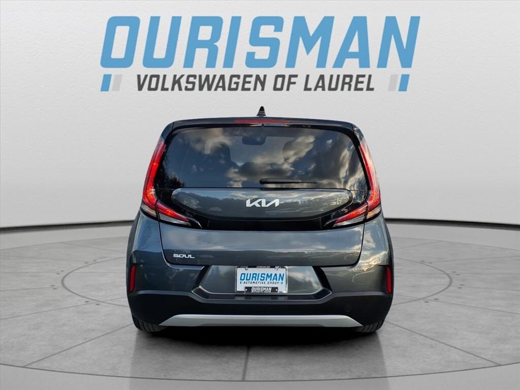 2023 Kia Soul LX photo 3