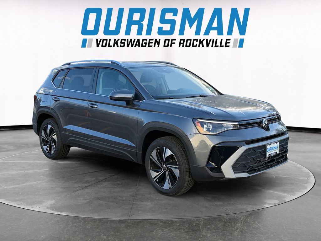 2025 Volkswagen Taos SE's photo