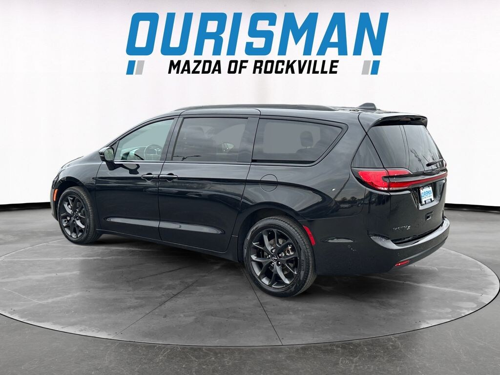 Used 2021 Chrysler Pacifica Touring L Minivan/Van