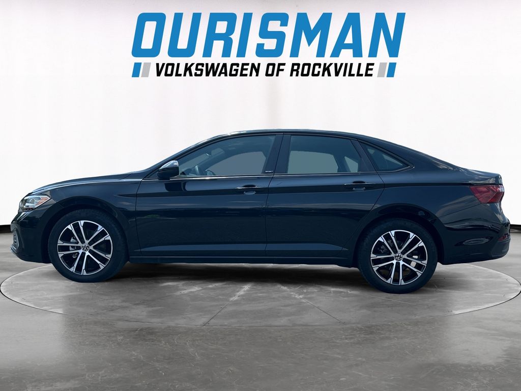 2024 Volkswagen Jetta 1.5T Sport photo 3