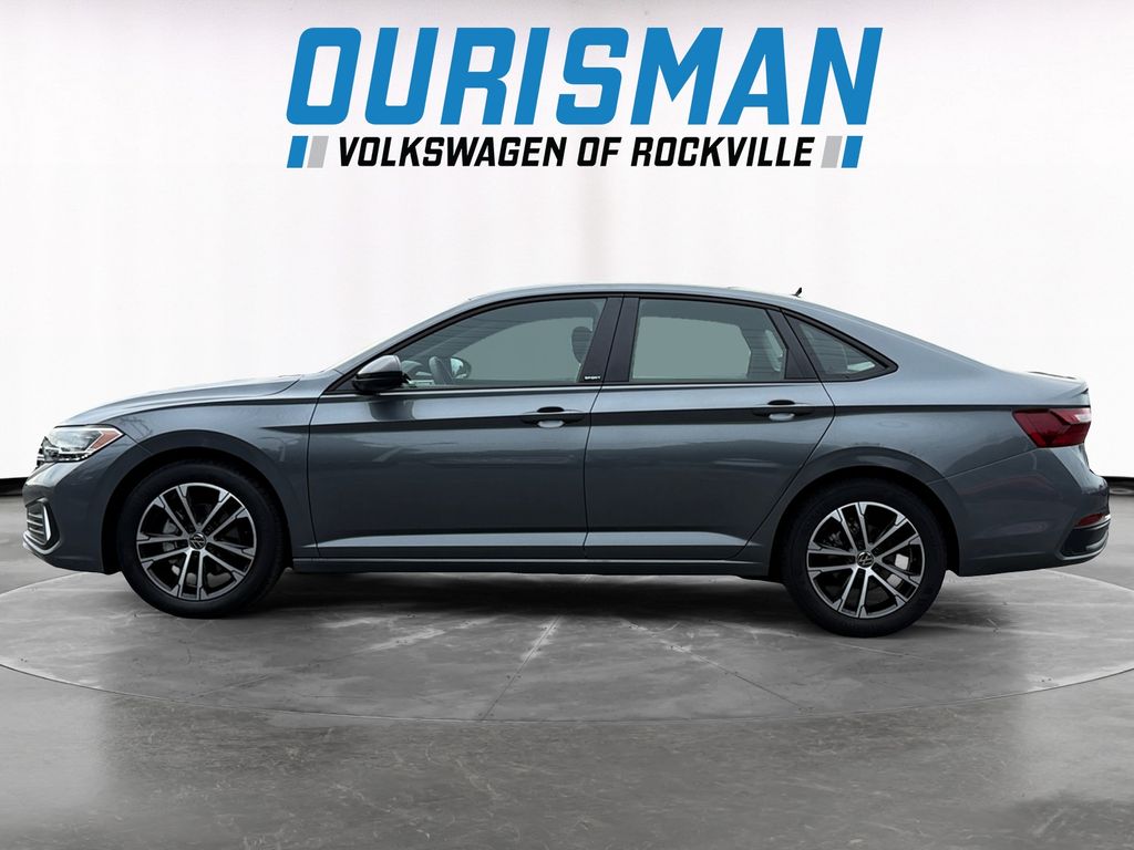 2024 Volkswagen Jetta 1.5T Sport photo 2
