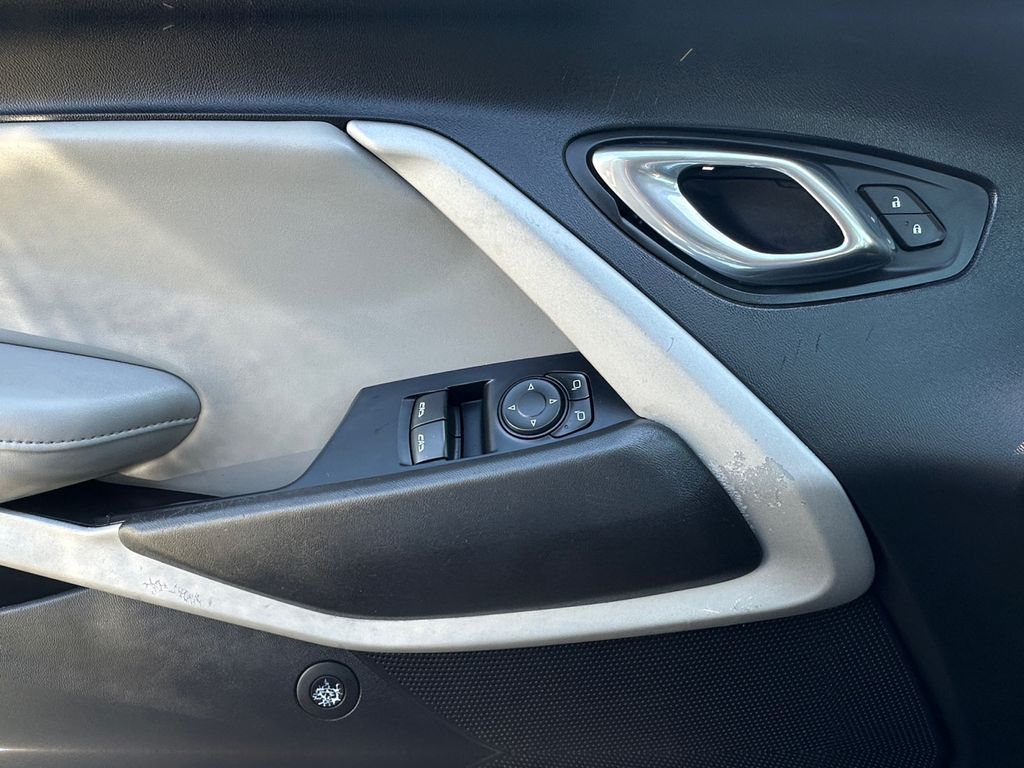 2020 Chevrolet Camaro 1LT - Photo 11
