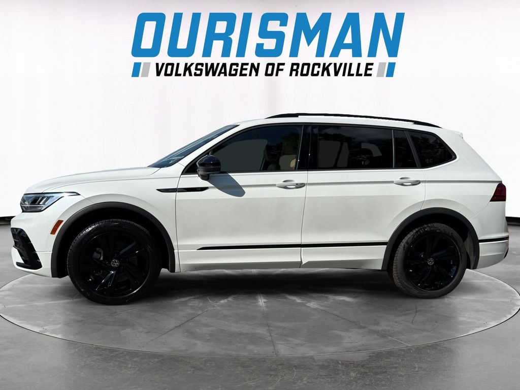2024 Volkswagen Tiguan SE R-Line Black photo 2