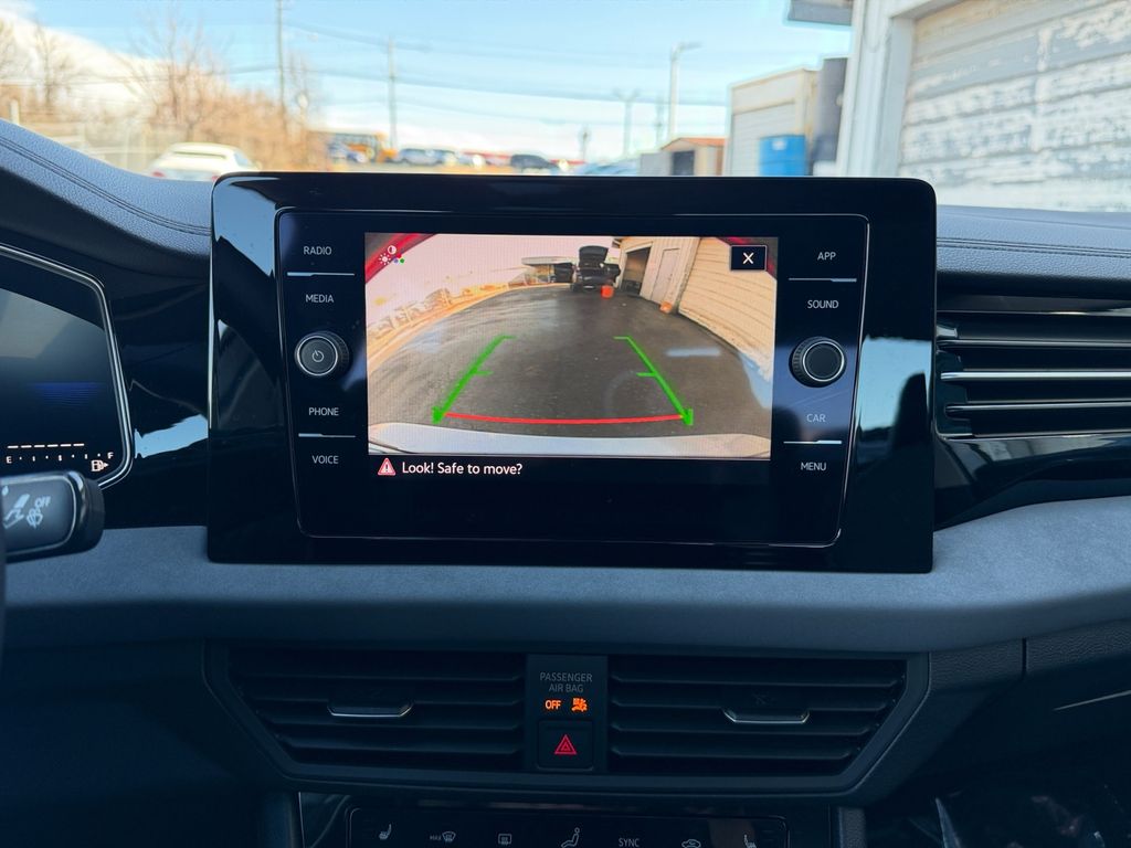 2025 Volkswagen Jetta SE - Photo 25