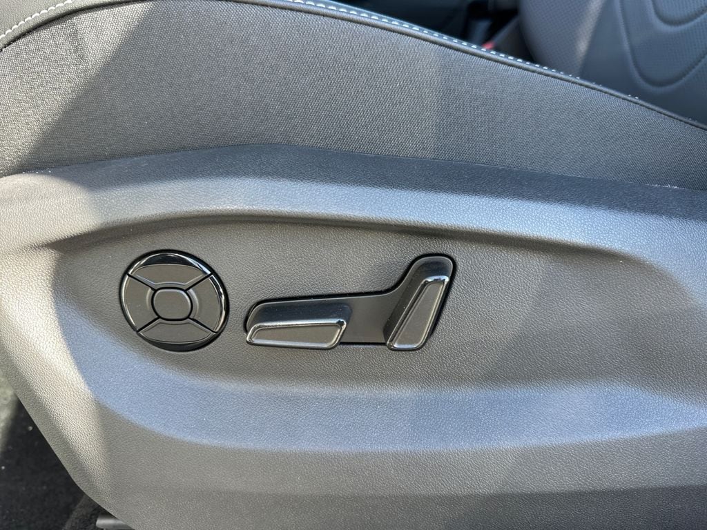 2025 Volkswagen Tiguan SE R-LINE BLACK - Photo 10