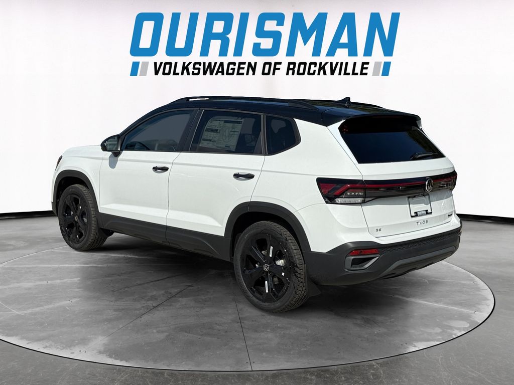 2025 Volkswagen Taos SE photo 2