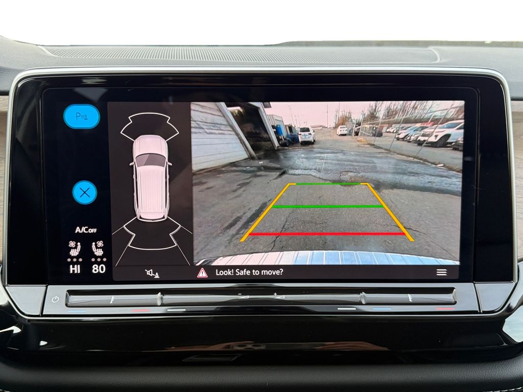 2025 Volkswagen Atlas SE w/Tech - Photo 15