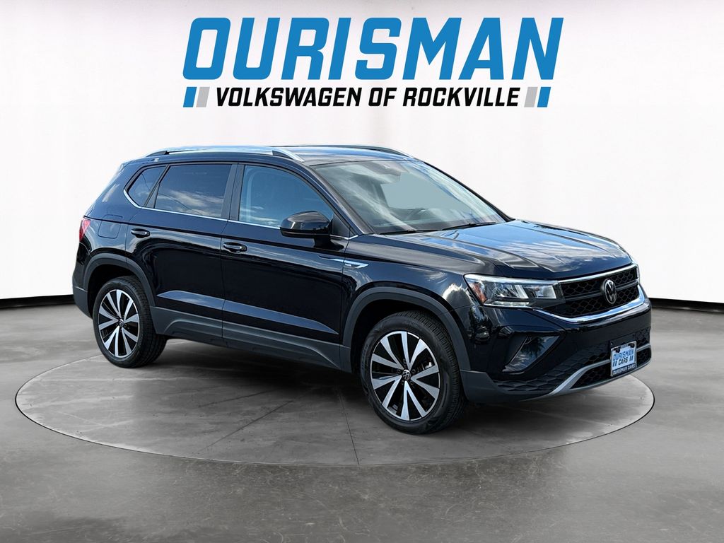 2024 Volkswagen Taos 1.5T SE's photo