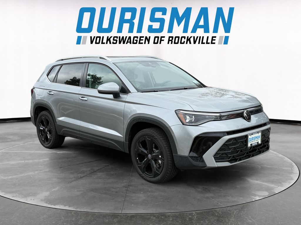 2025 Volkswagen Taos SEL's photo
