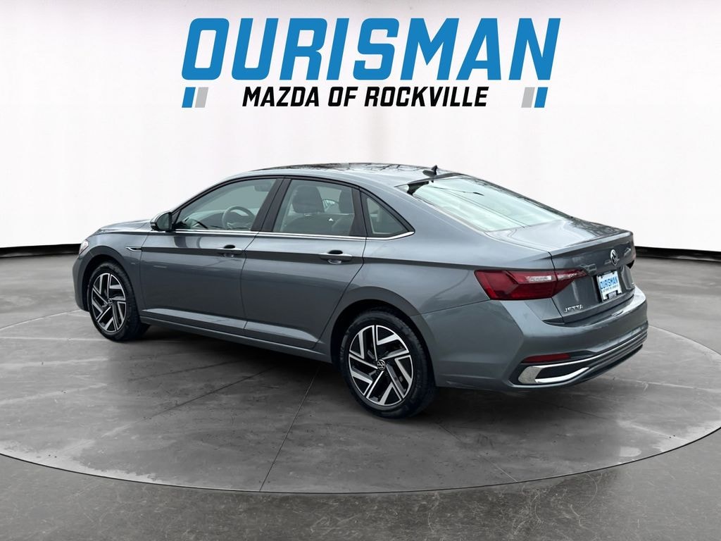 Used 2024 Volkswagen Jetta 1.5T SEL Sedan