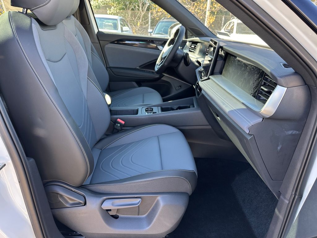 2025 Volkswagen Tiguan SE R-LINE BLACK - Photo 26