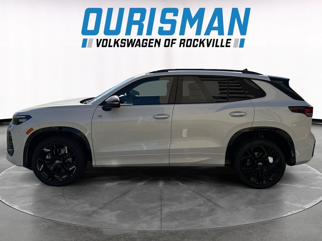 New 2025 Volkswagen Tiguan 2.0T SE R-Line Black SUV