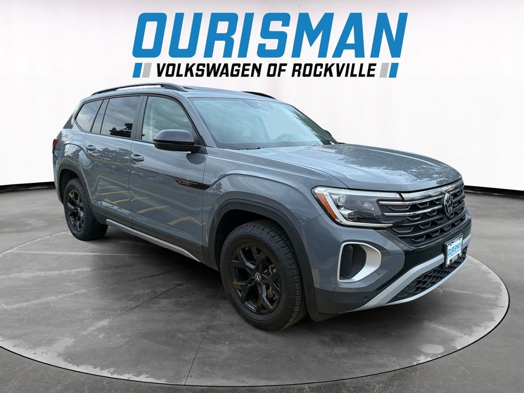 Used 2025 Volkswagen Atlas 2.0T Peak Edition SUV