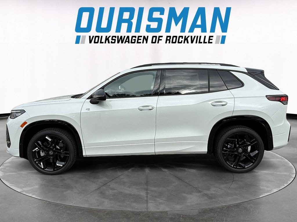 New 2025 Volkswagen Tiguan 2.0T SE R-Line Black SUV