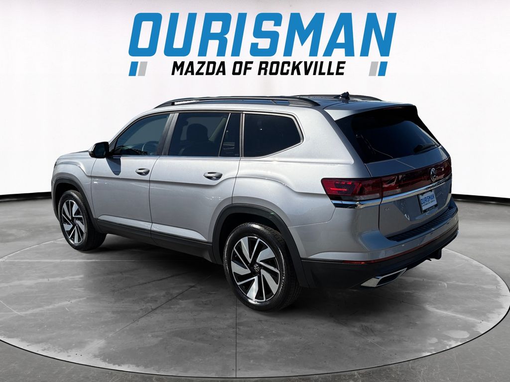 2024 Volkswagen Atlas SE Technology photo 2