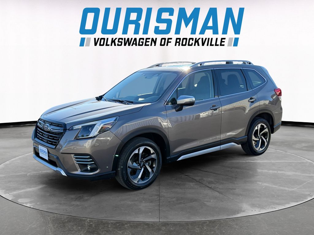 2023 Subaru Forester Touring photo 2