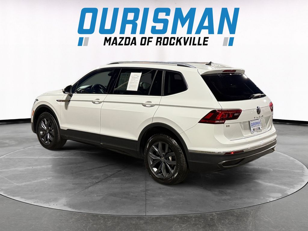 2022 Volkswagen Tiguan SE photo 3