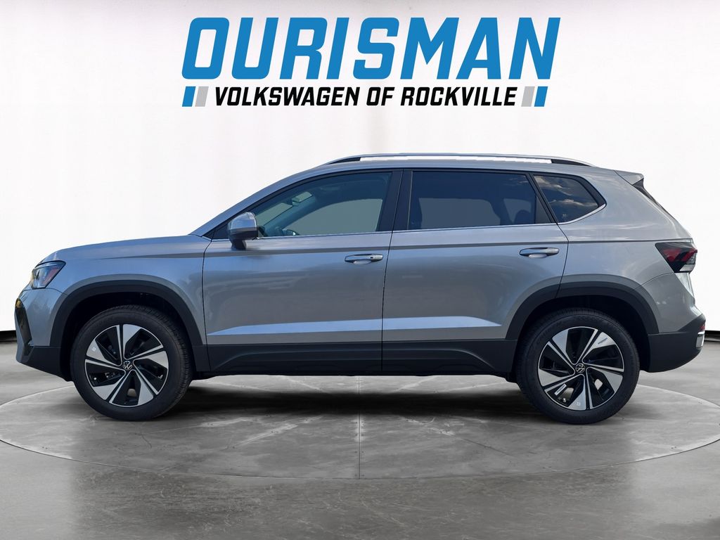 2025 Volkswagen Taos SE photo 3