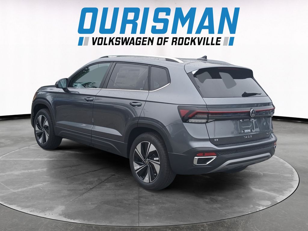 2025 Volkswagen Taos SE photo 4