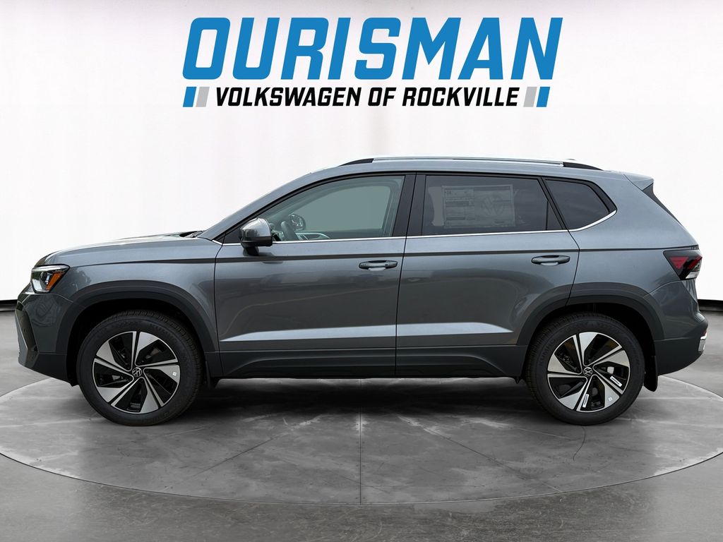 2025 Volkswagen Taos SE photo 3